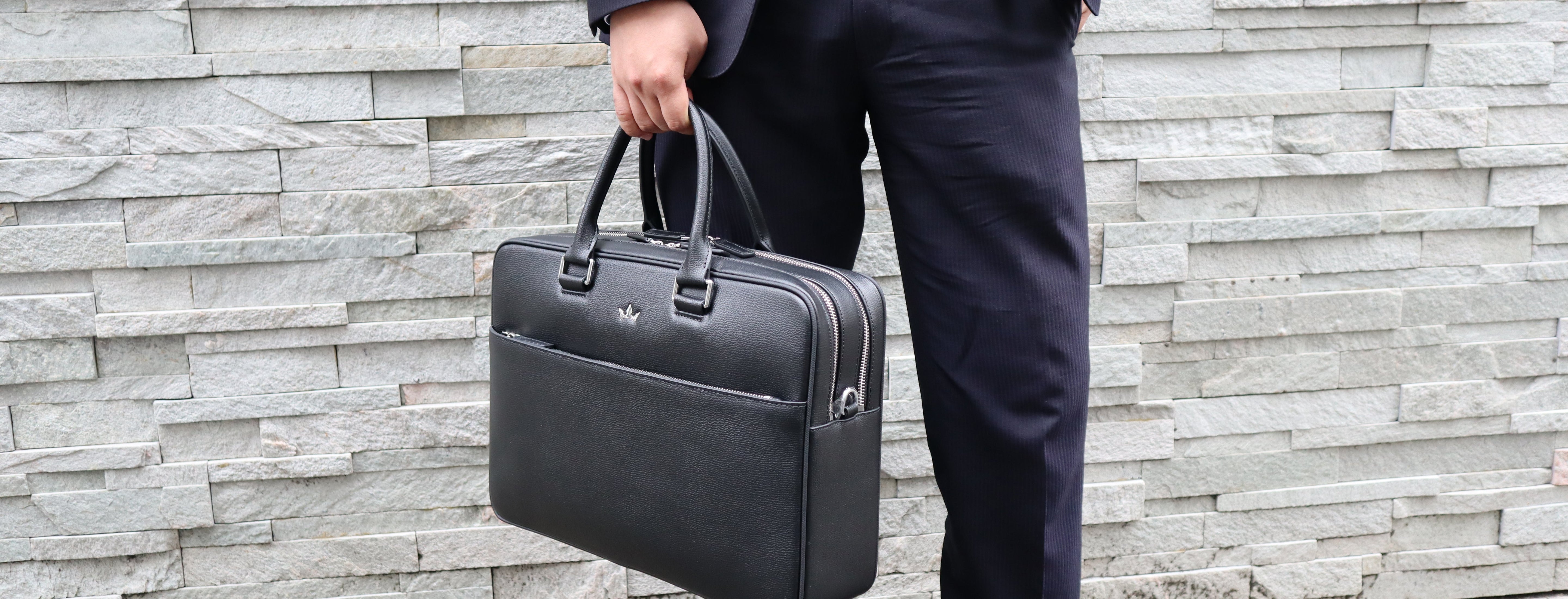 ビジネスも旅も、スマートにこなすミニマルバッグコレクション