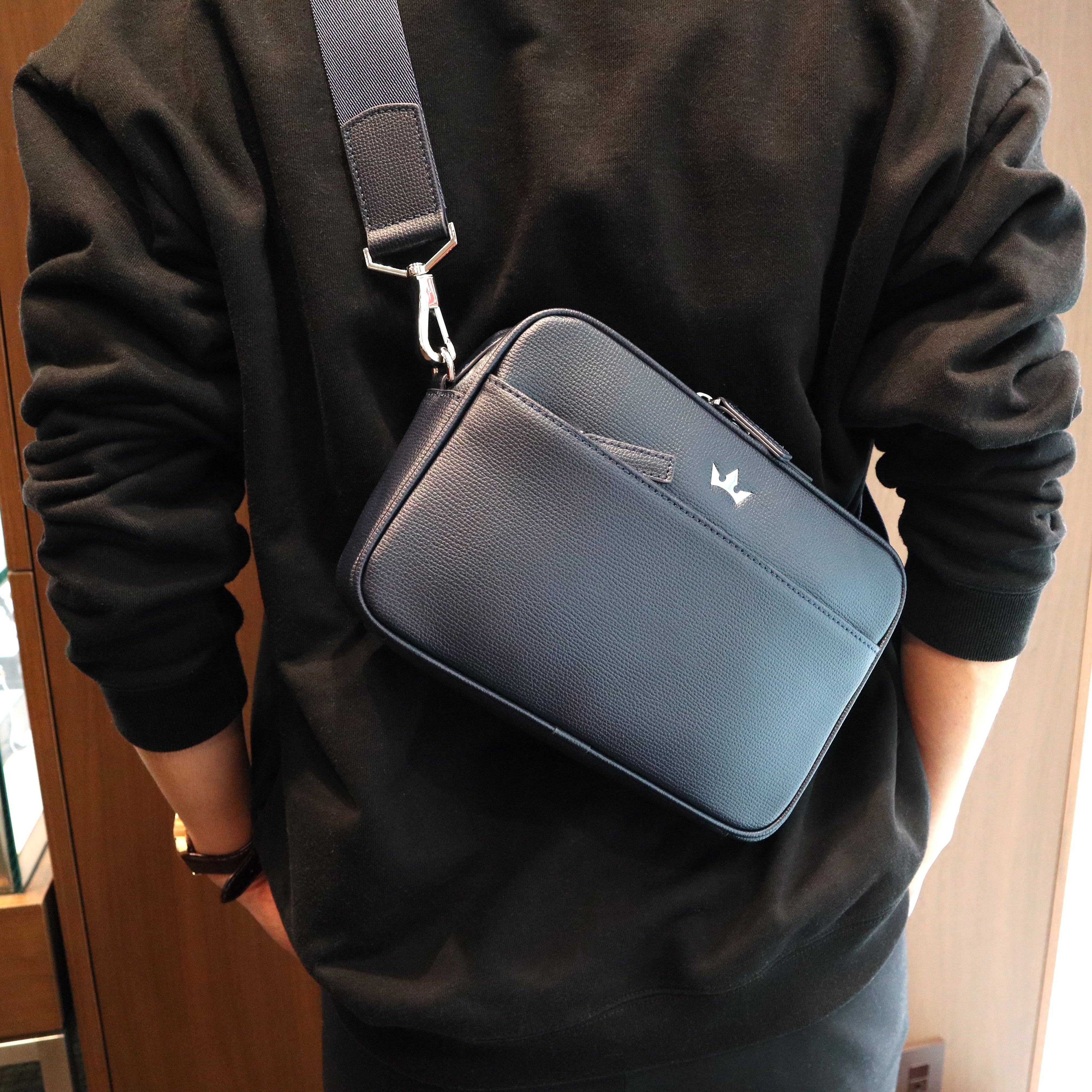 アワード 5-IN-1 メッセンジャーバッグ(ネイビーブルー)