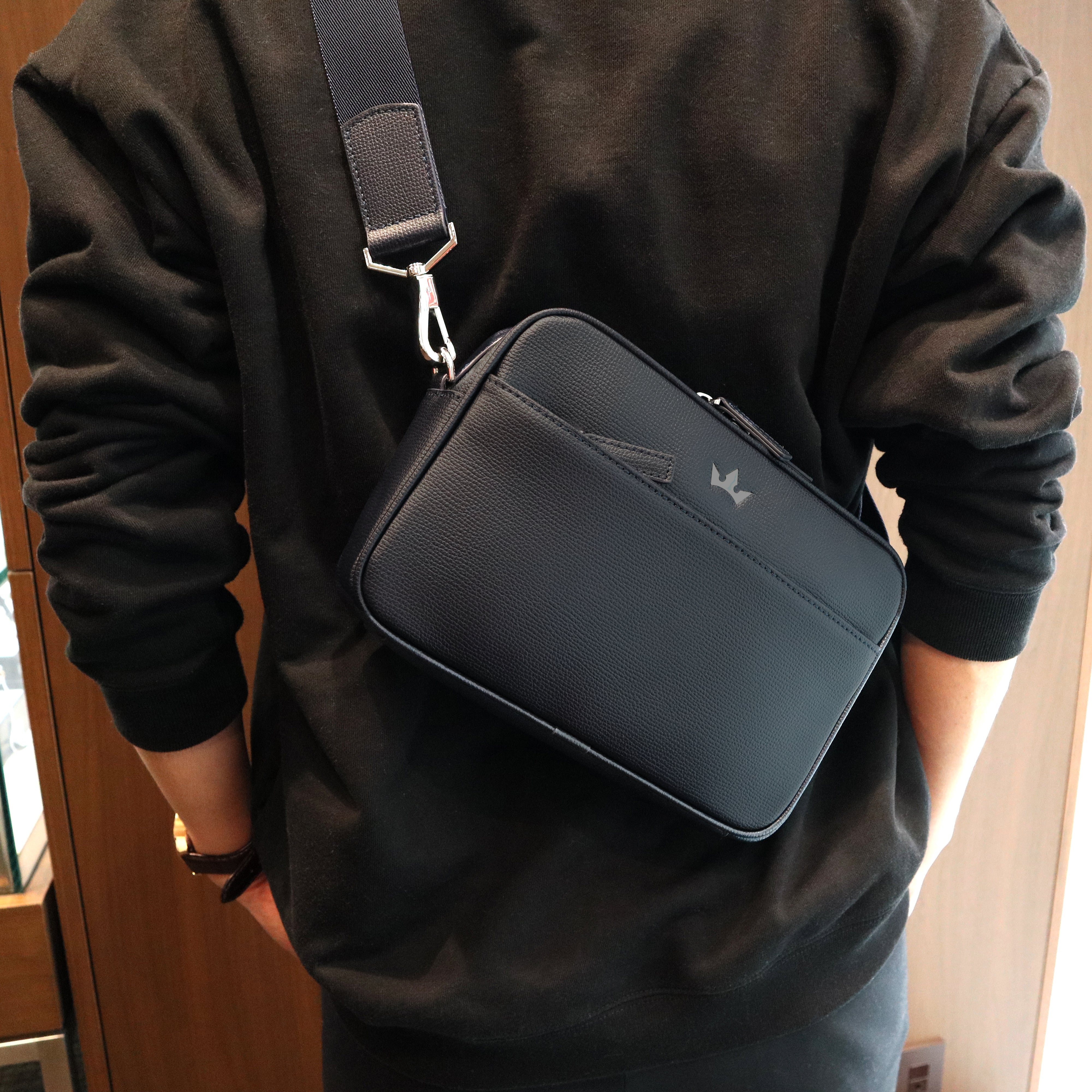 アワード 5-IN-1 メッセンジャーバッグ(ブラック)