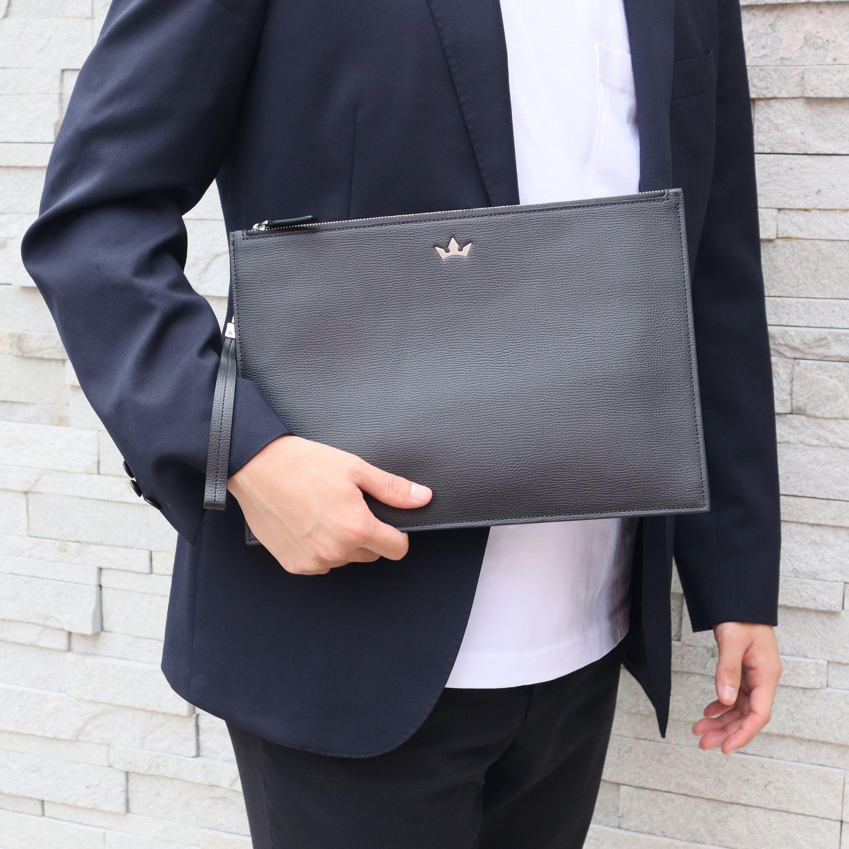 アワード ミディアムポーチ(ブラック)